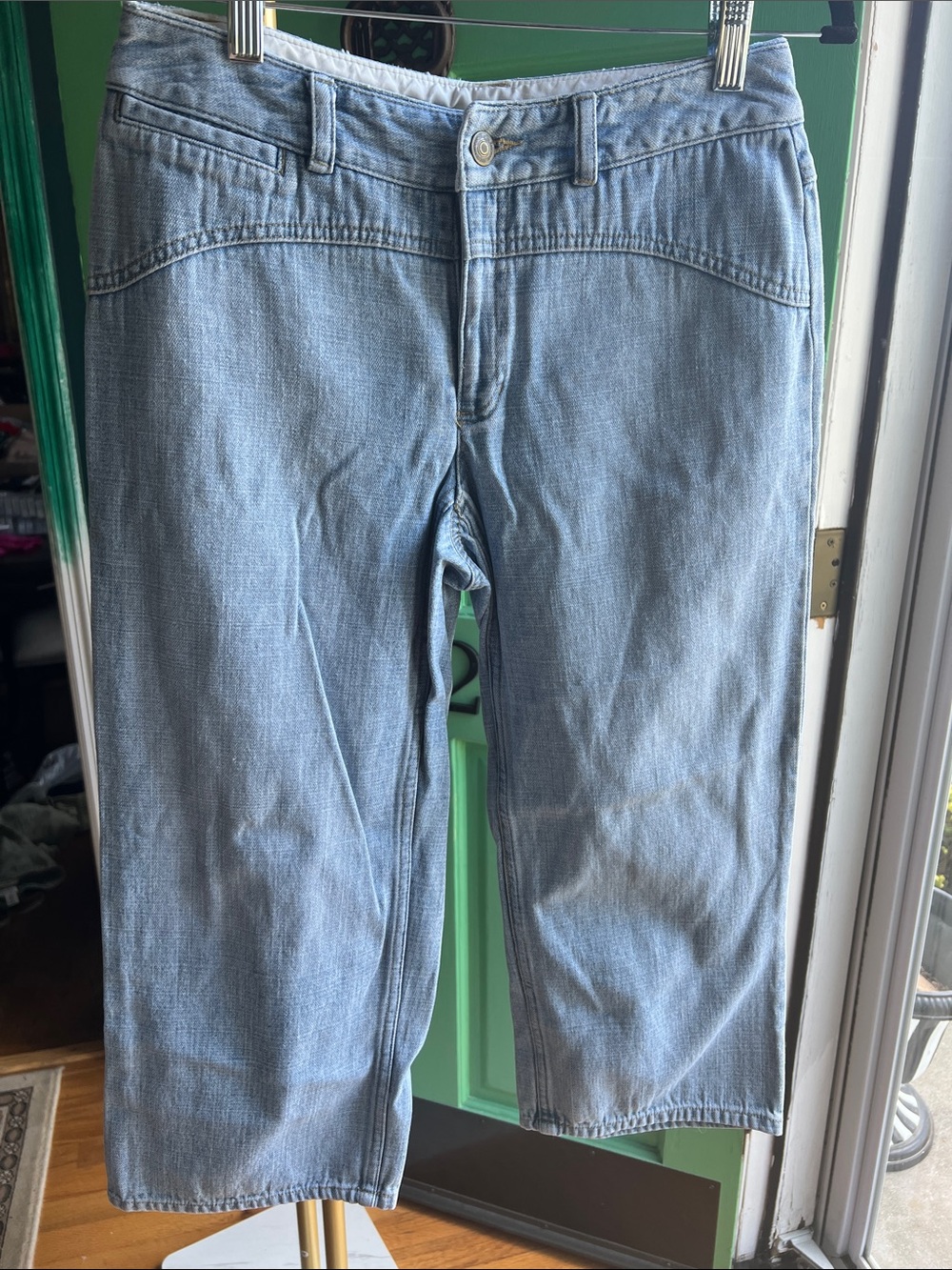 Liz Claiborne Light Blue Denim Capris crop 💕Size 4 vintage